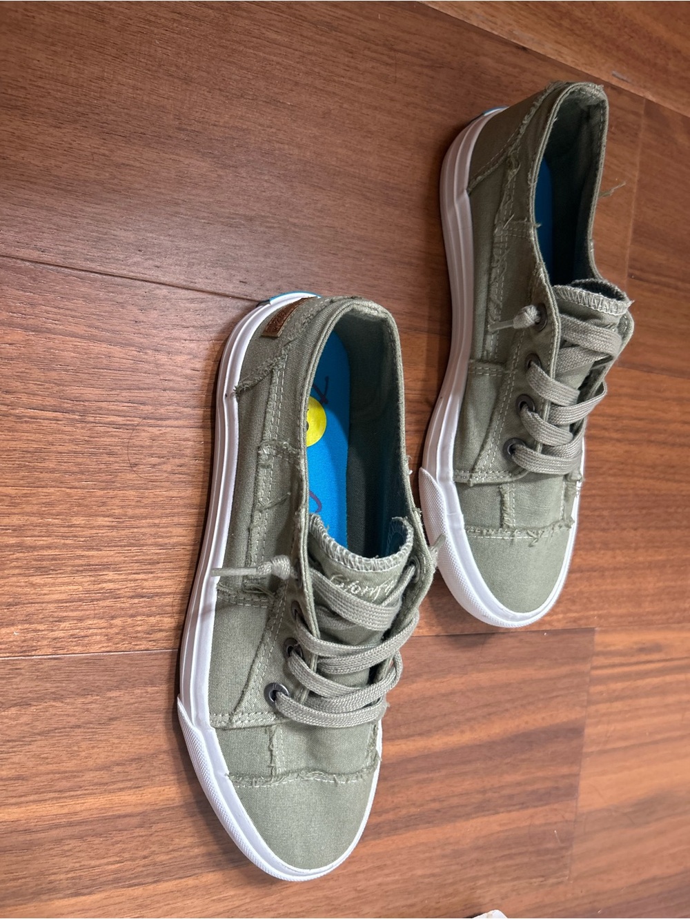 Blowfish Olive Green Canvas Low-Top Sneakers with White Sole - Picture 2 of 4